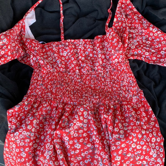 Red floral romper - Picture 3 of 5